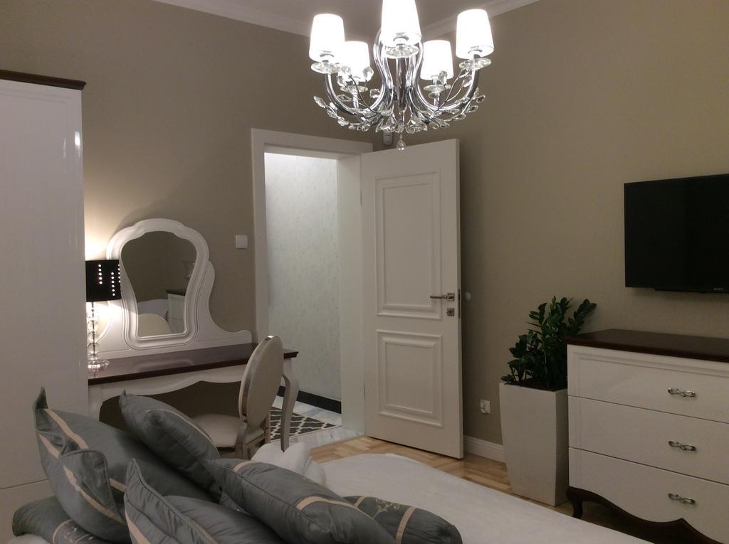 Z Prywatnym, Krytym Basenem Apartament