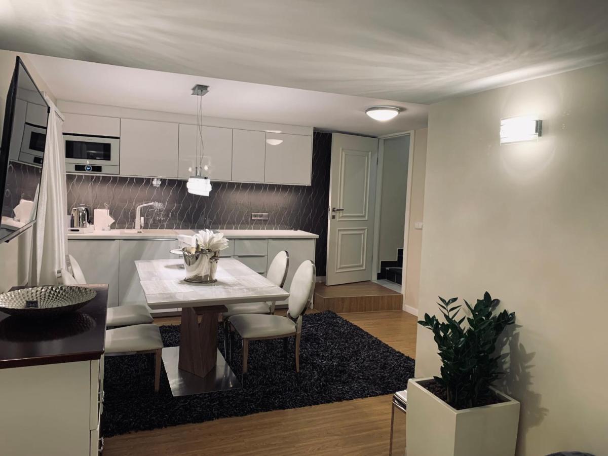 Apartment Apartament Z Prywatnym, Krytym Basenem